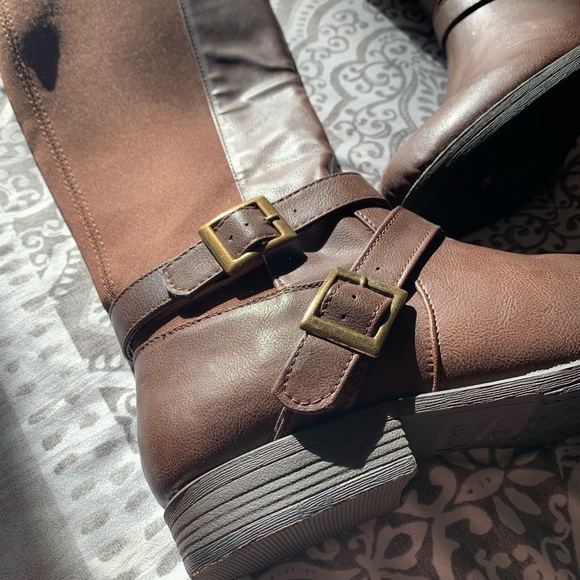 Stretch-Back Riding Boots - Picture 2 of 5